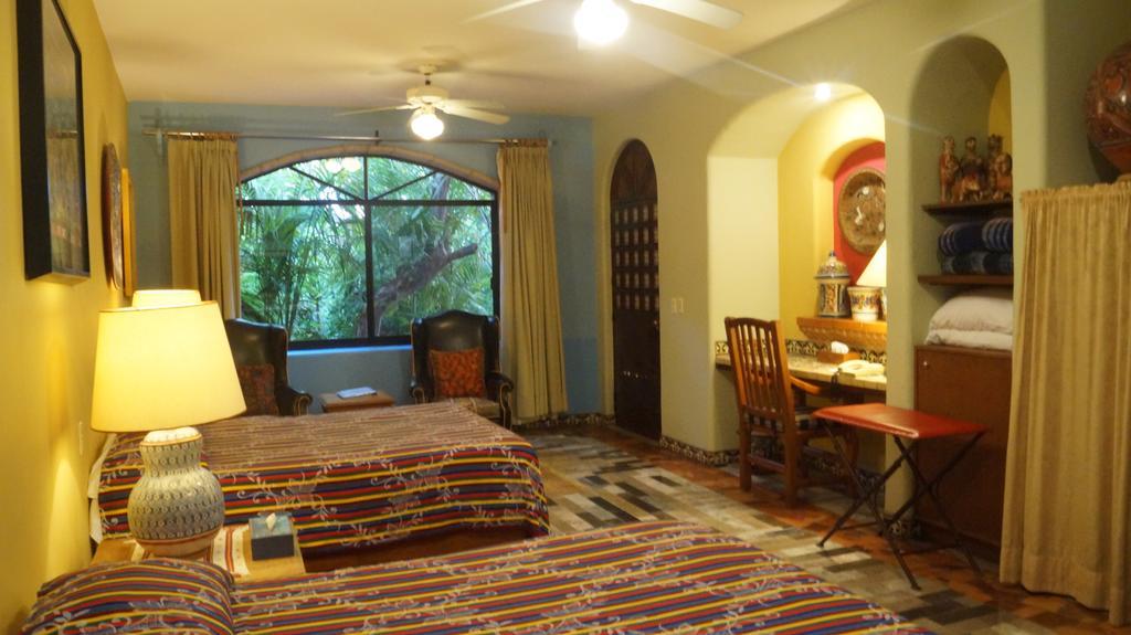 Bed and Breakfast Casa De Las Flores à Tlaquepaque Extérieur photo