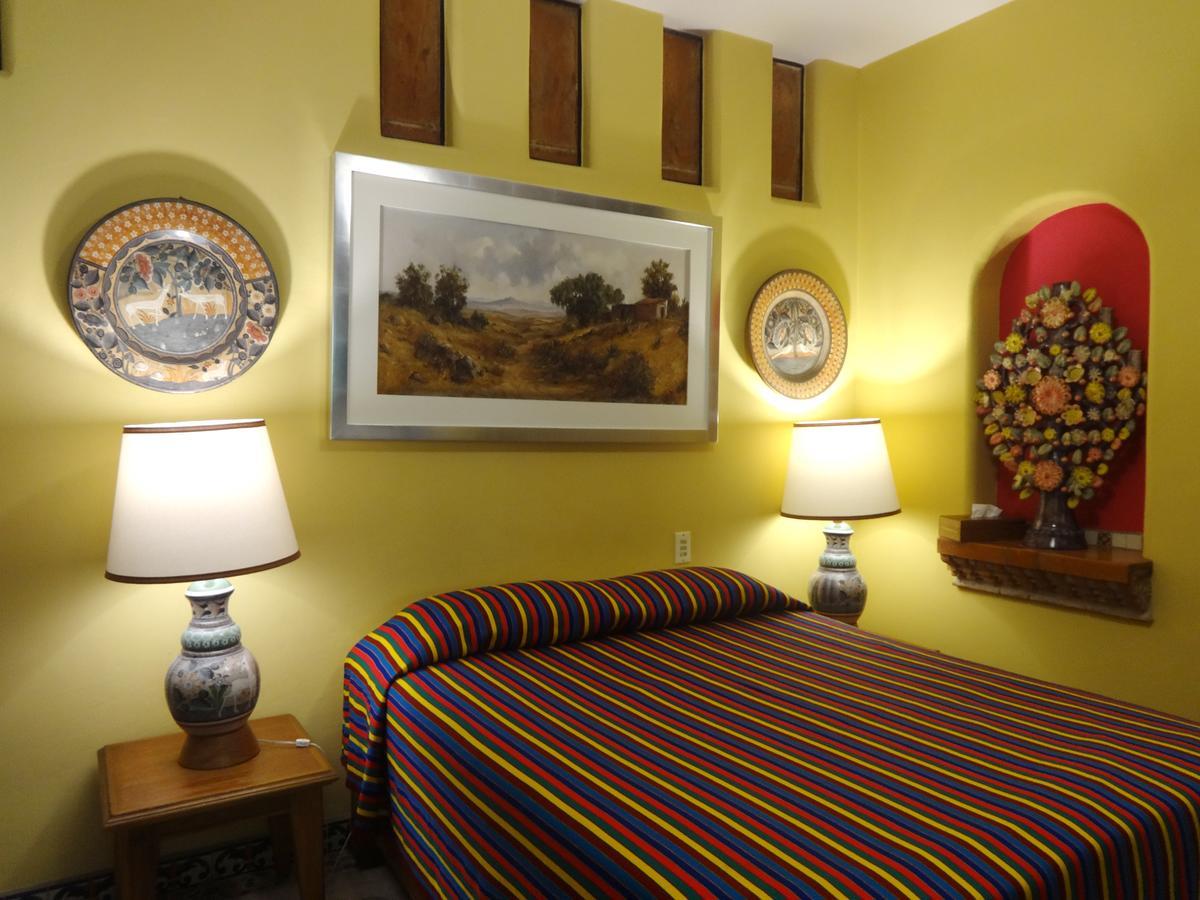 Bed and Breakfast Casa De Las Flores à Tlaquepaque Extérieur photo